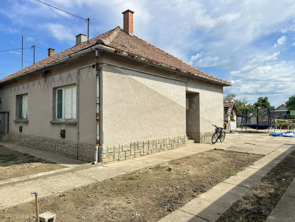 For sale house, Mélykút