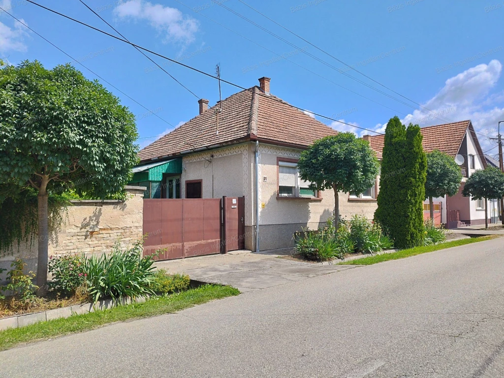 For sale house, Fajsz