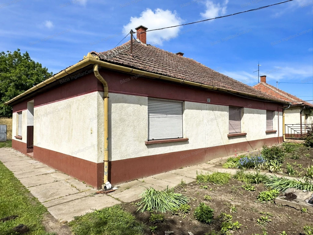 For sale house, Mélykút