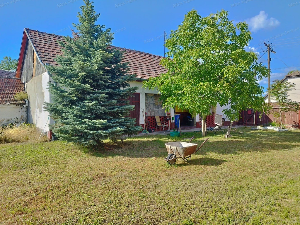 For sale house, Csengőd