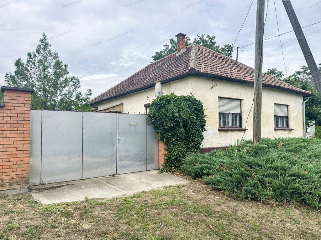 Mélykút, azonnal birtokba vehető, 104 nm-es családi ház eladó