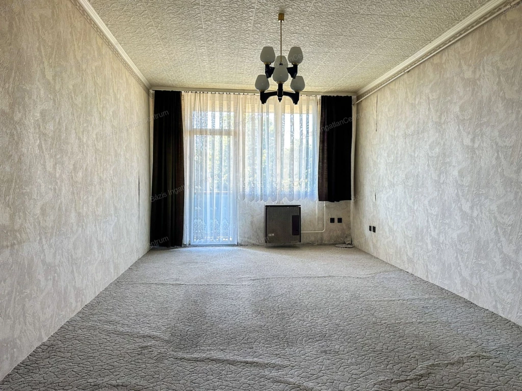 For sale brick flat, Baja