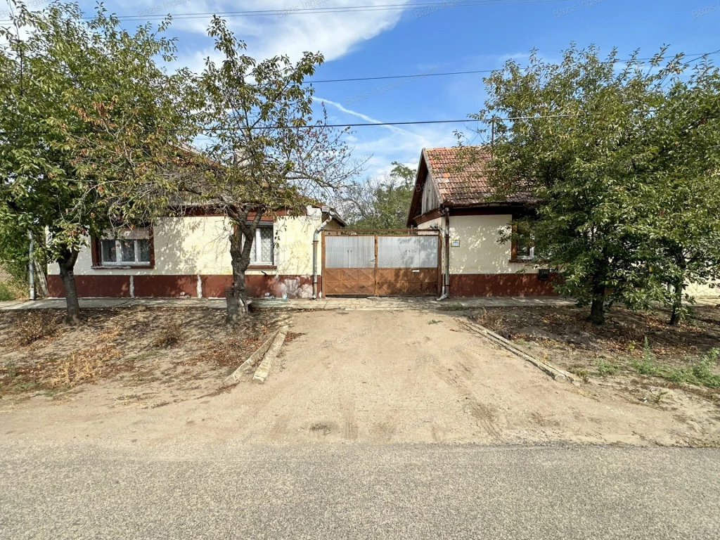 For sale house, Mélykút