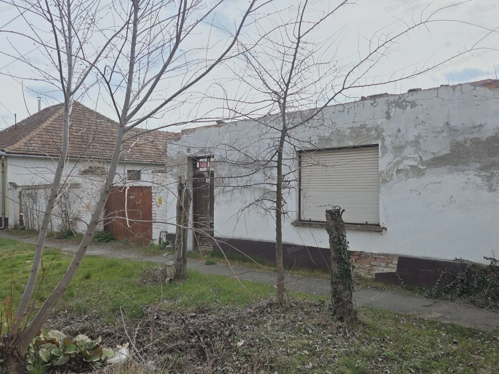 Közműves építési telek eladó Jánoshalmán - kiváló lehetőség a központhoz közel!