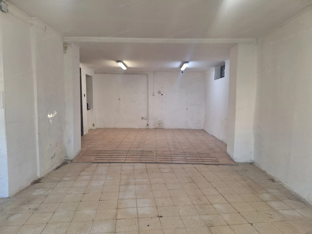 c3-1-name c2-69-name, Bátmonostor