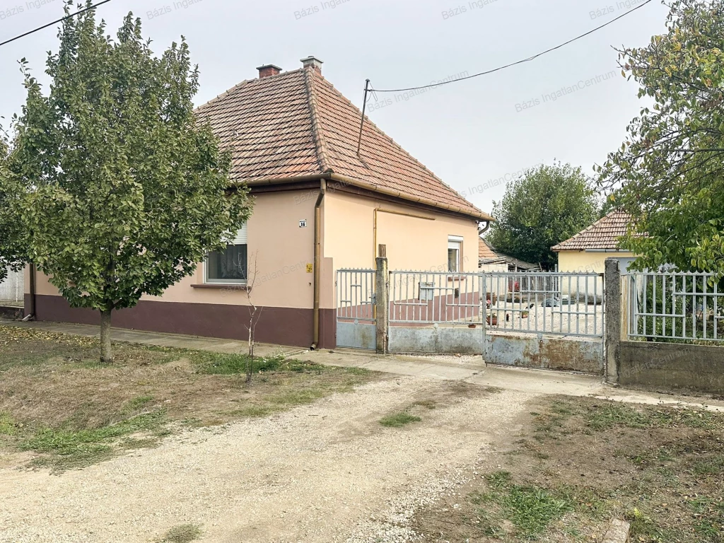 Madaras, 57 nm-es családi ház eladó
