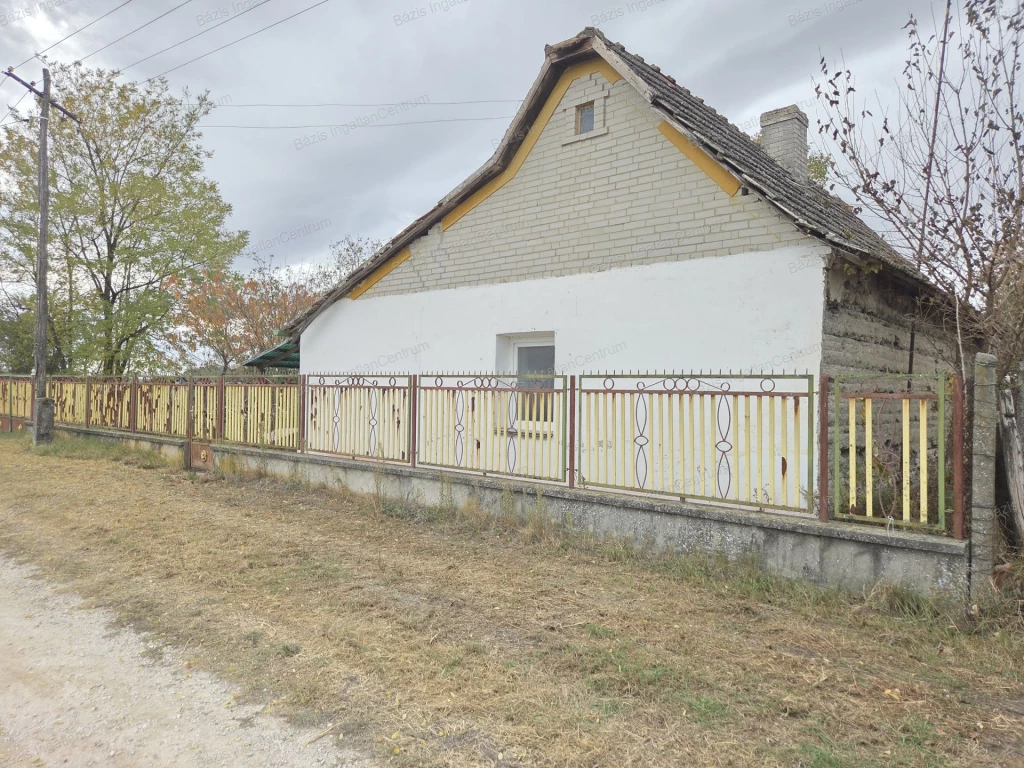 Tompa külterületén tanya eladó – kiváló lehetőség gazdálkodásra!