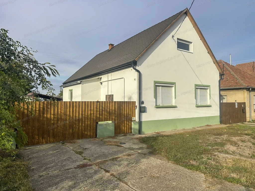 Bácsalmás, felújított, azonnal költözhető, 118 nm-es családi ház eladó