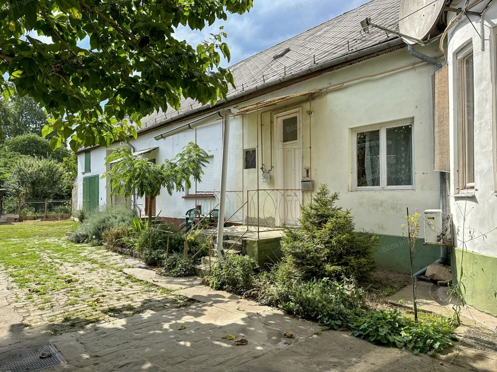 For sale brick flat, Bácsalmás