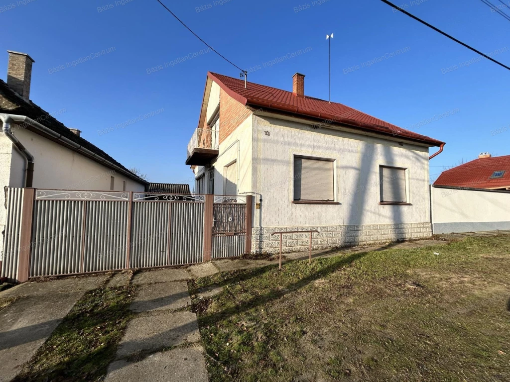 Hercegszántón azonnal átvehető családi ház eladó