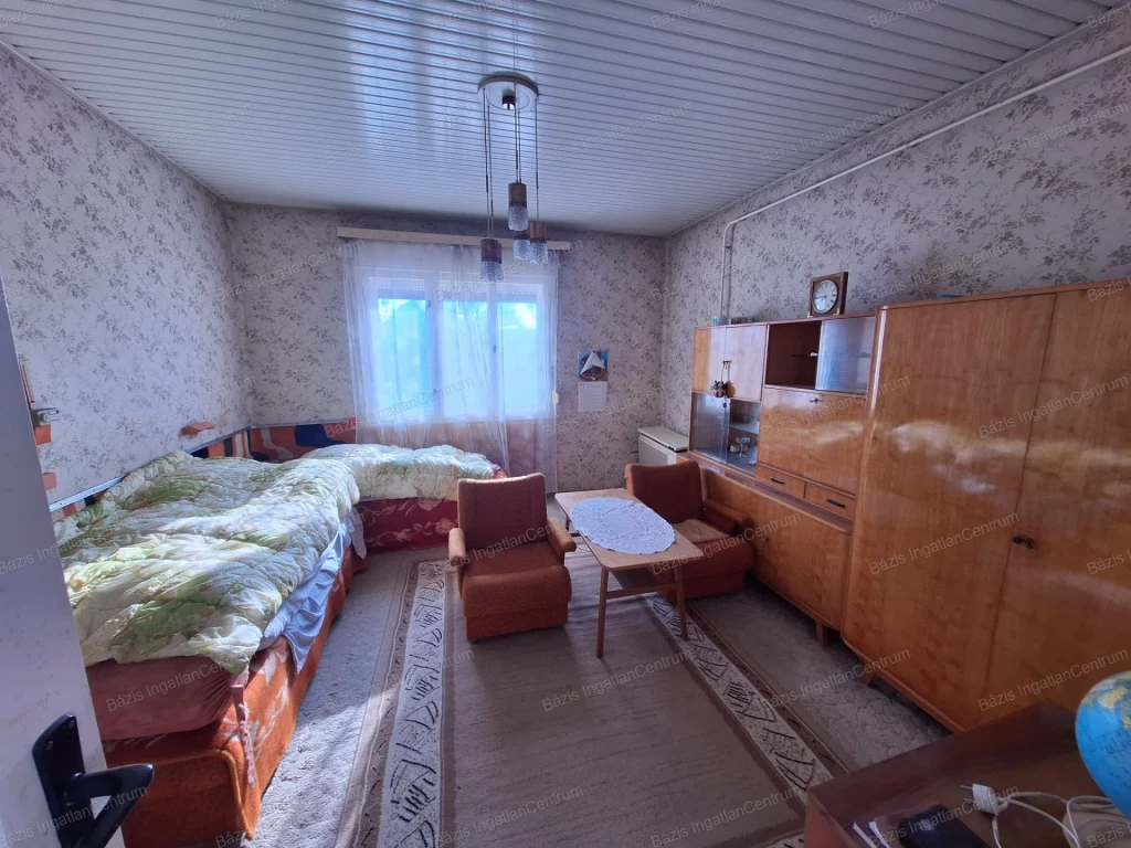 For sale house, Dávod