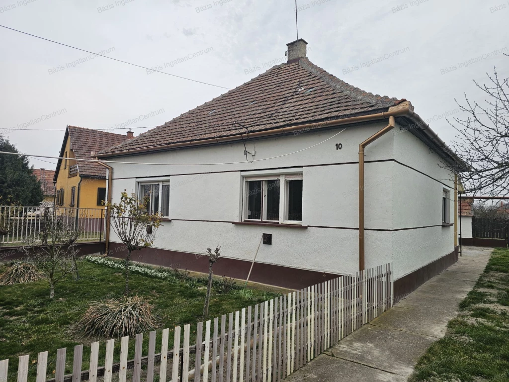 For sale house, Fajsz