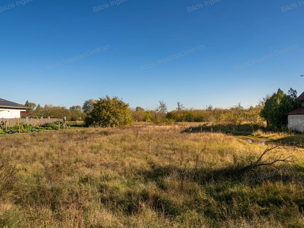 Kiskunhalason 1441 m2-es építési telek eladó
