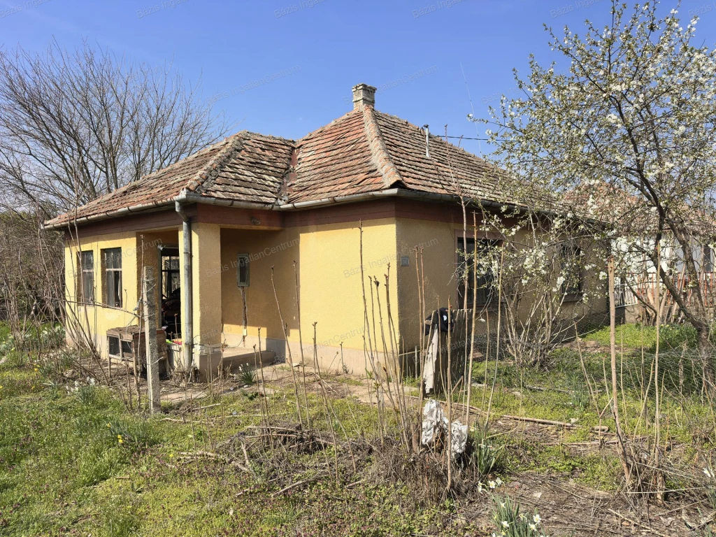 Mélykút-Öregmajor, felújítandó, 105 nm-es ház eladó