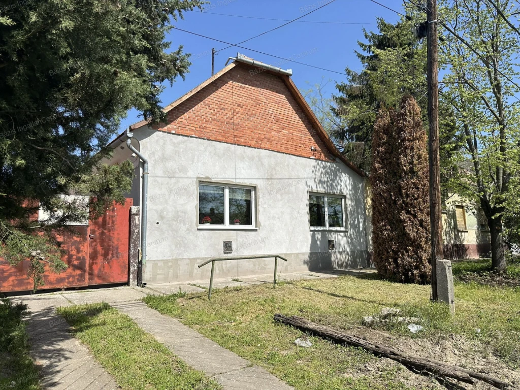 Felsőszentiván, felújított, 80 nm-es családi ház eladó