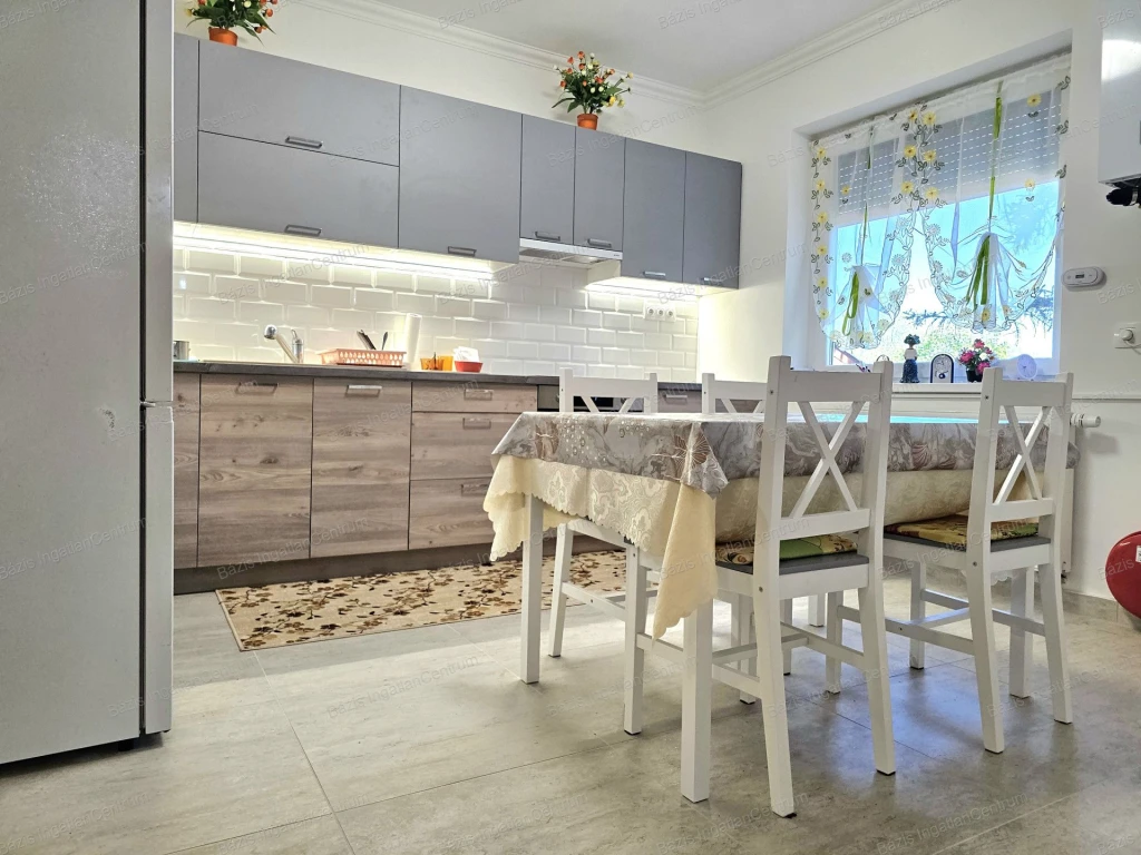 c3-1-name c2-19-name, Kiskunhalas, Belváros