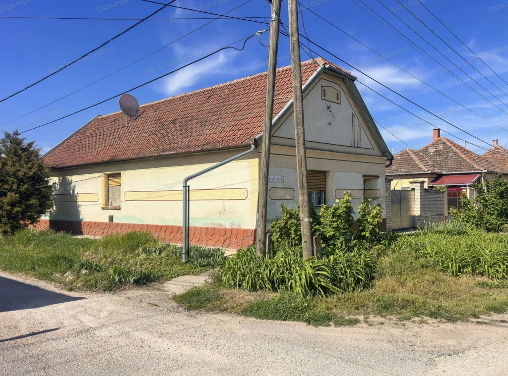 Mélykút, azonnal költözhető, 82 nm-es családi ház eladó