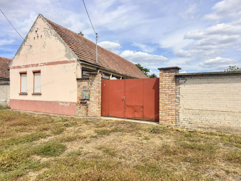Mélykút, felújítandó, 98 m2-es ház eladó