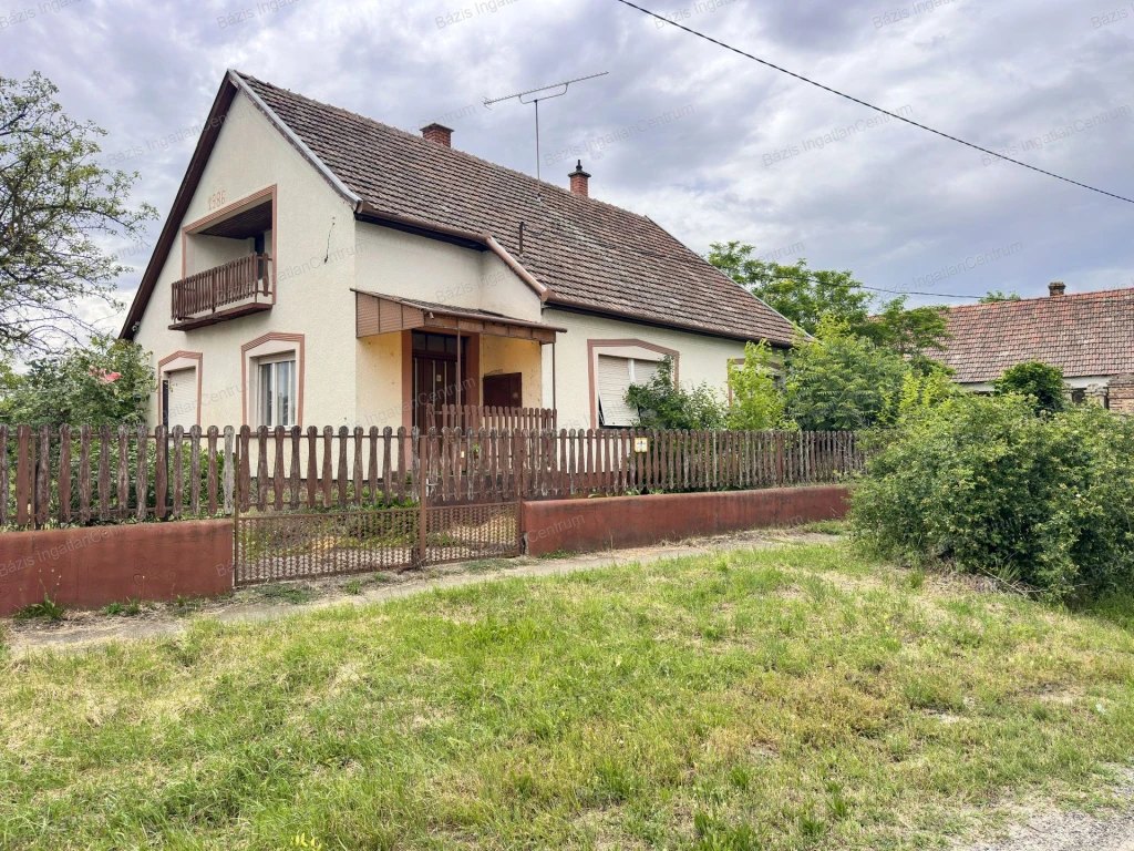 Mélykút, azonnal birtokba vehető, 146 nm-es családi ház eladó