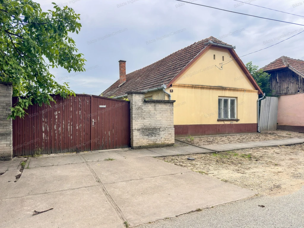 Mélykút, felújítandó, 73 m2-es ház eladó