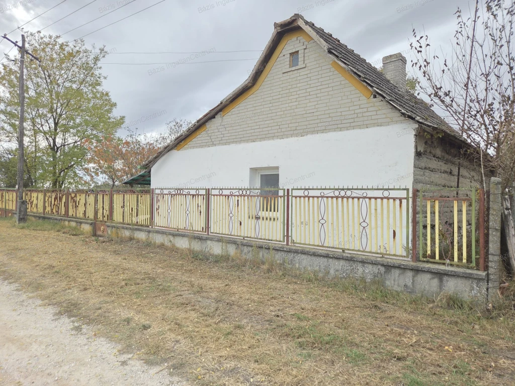Tompa külterületén tanya eladó – kiváló lehetőség gazdálkodásra!