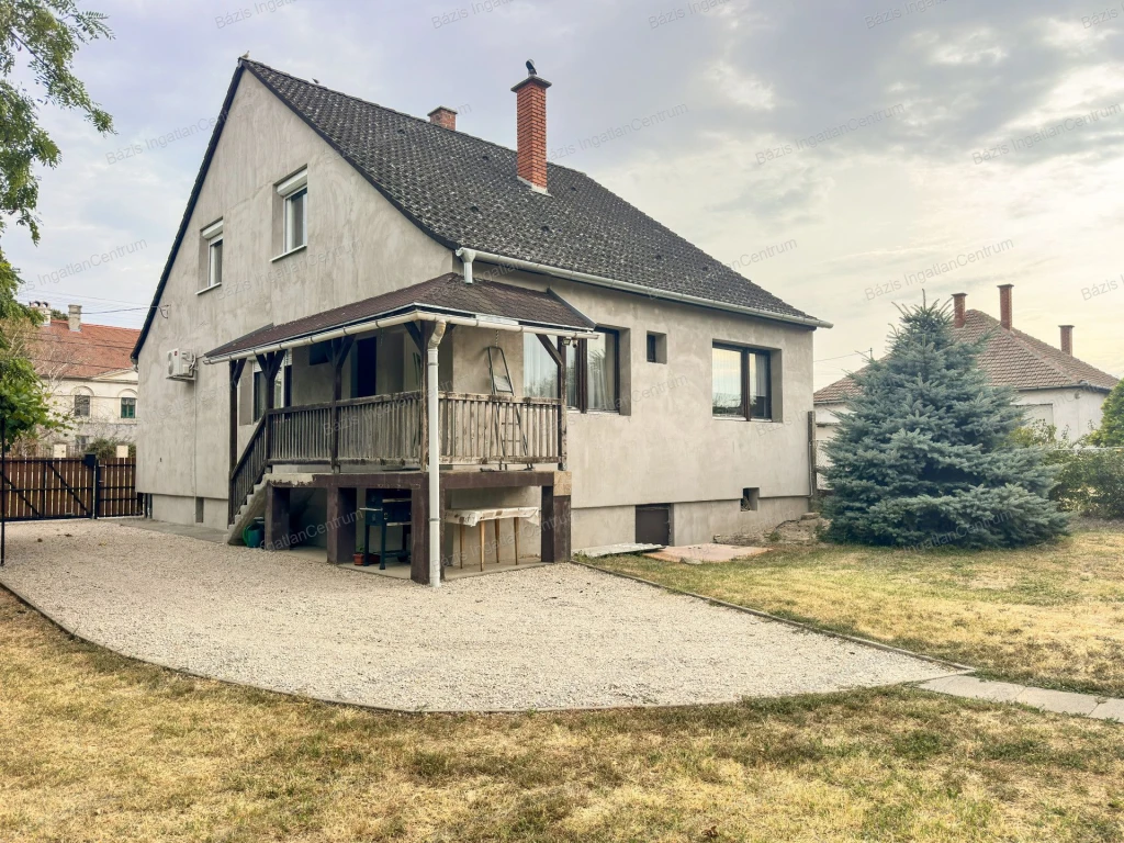 Bácsborsód, 140 nm-es családi ház eladó