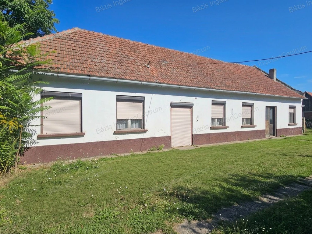 Bács-Kiskun megye Tataháza, 96 m2-es, vegyes falazatú családi ház eladó.