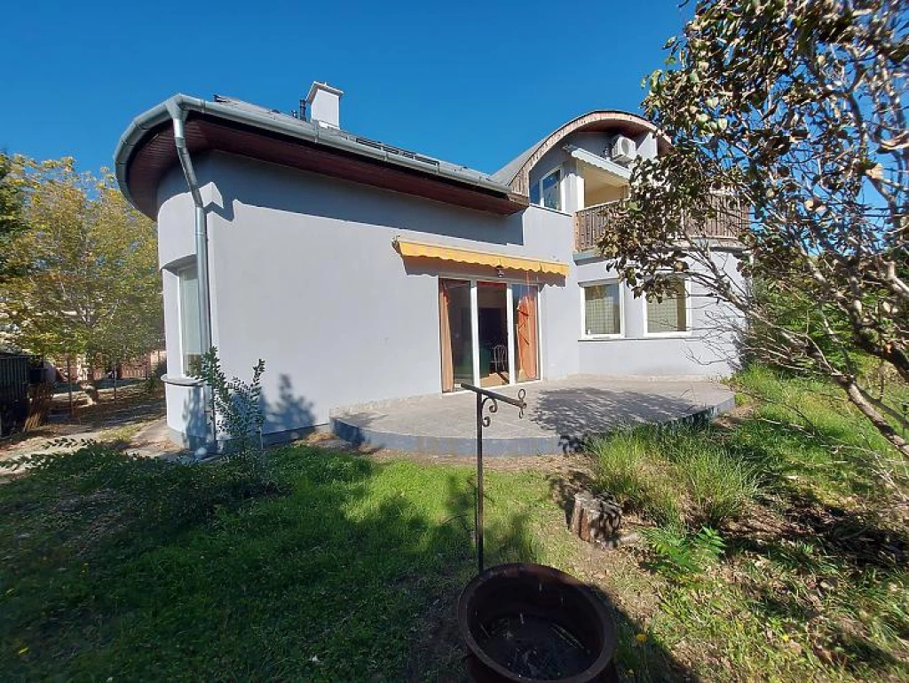 For sale brick flat, Göd