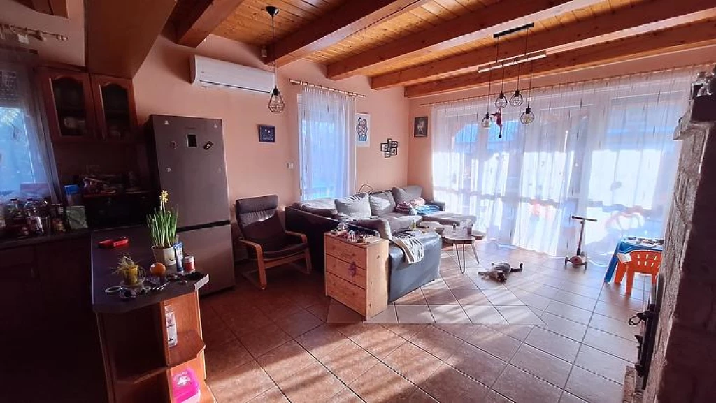 Eladó családi ház, Göd