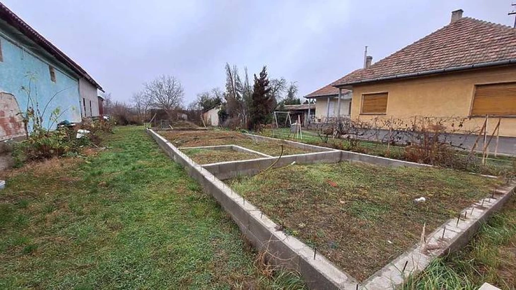 Eladó építési telek, Sződ