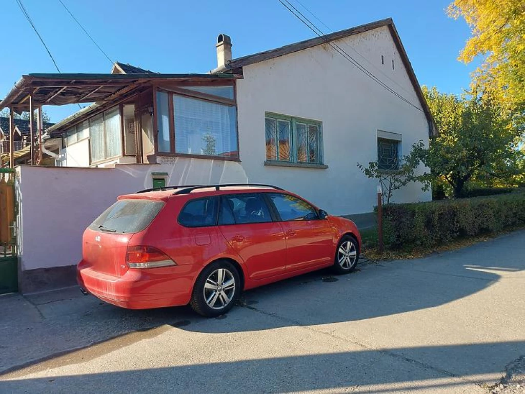 Eladó házrész, Sződliget