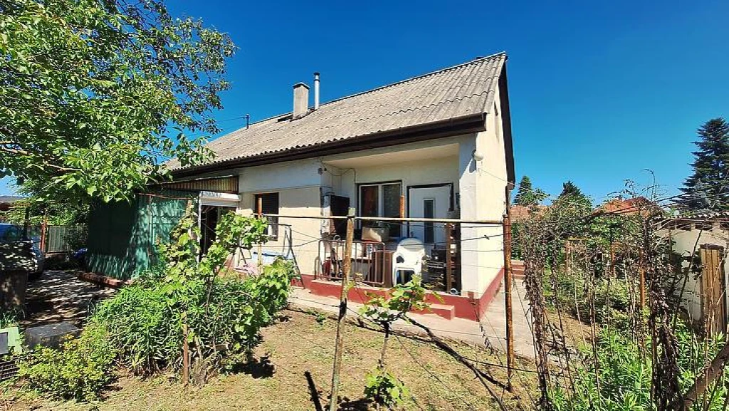 Eladó családi ház, Göd