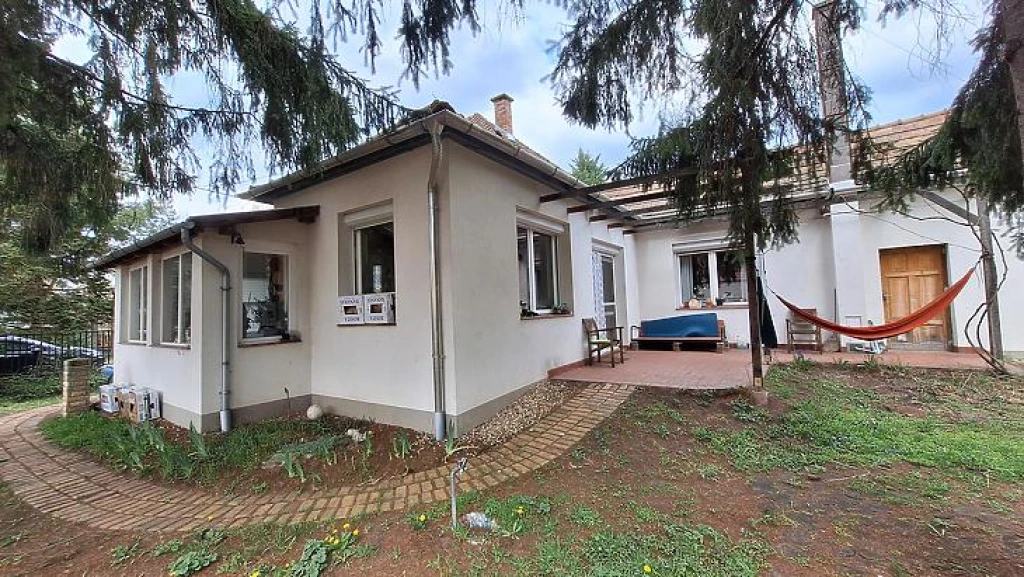 Eladó családi ház, Göd