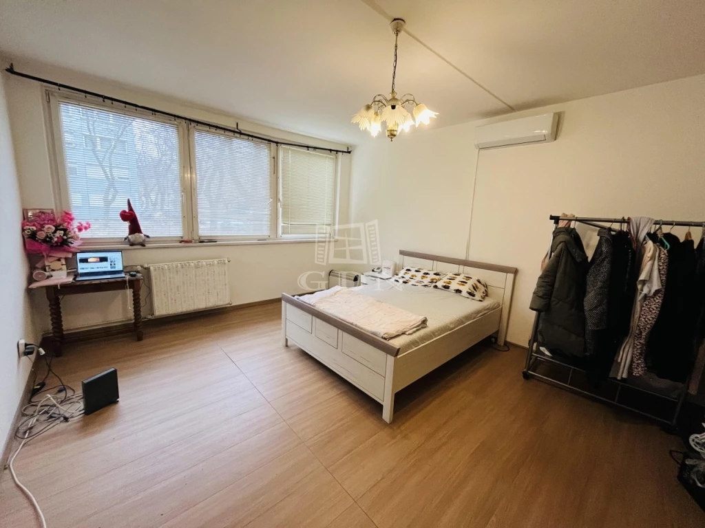 For sale panel flat, Budapest XXI. kerület, Szabótelep, II. Rákóczi Ferenc út