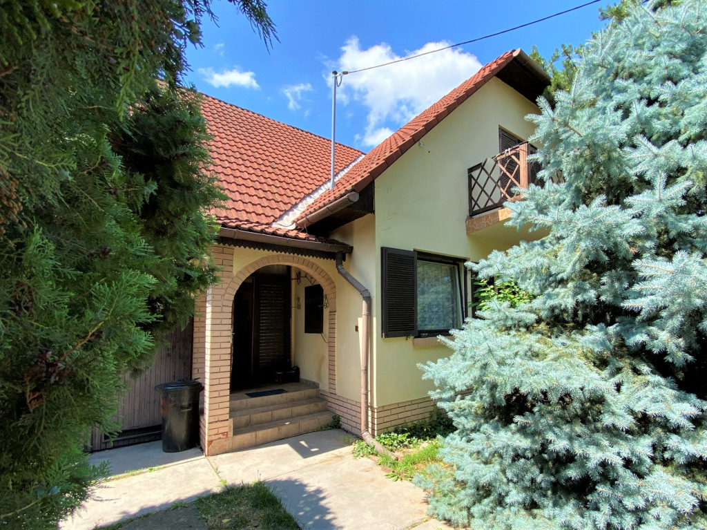 Eladó ingatlan, Gyula, 