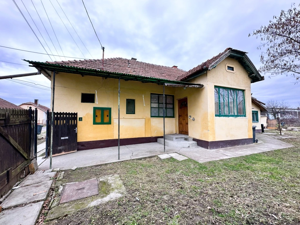 For sale house, Sarkad