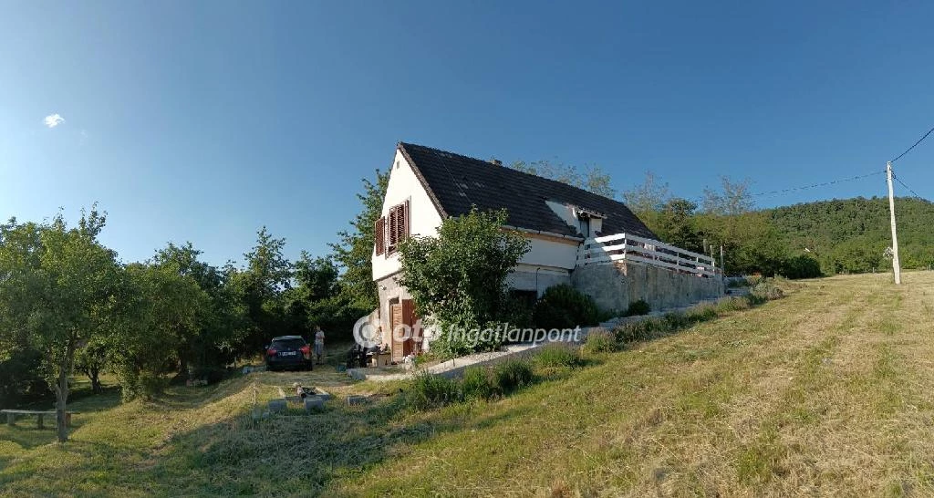 For sale house with a garden, Monostorapáti