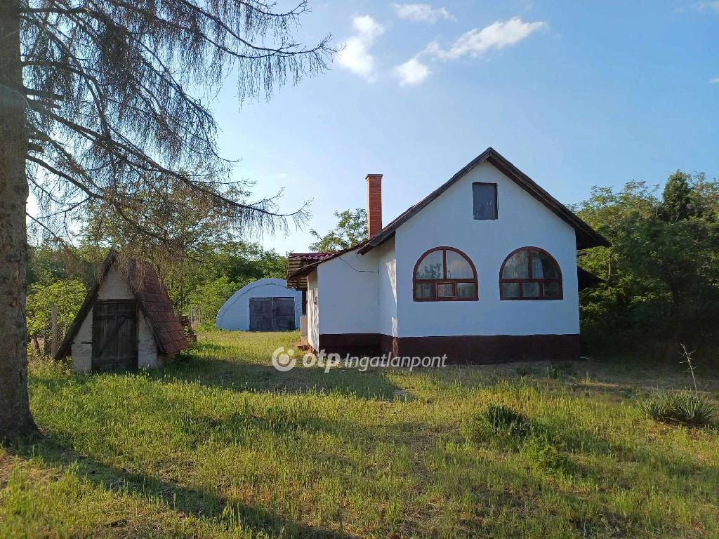 For sale house with a garden, Csongrád