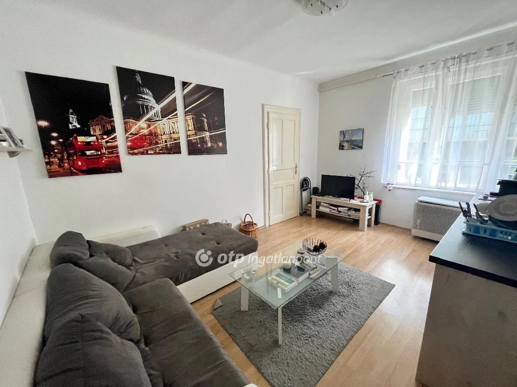 For sale brick flat, Szeged