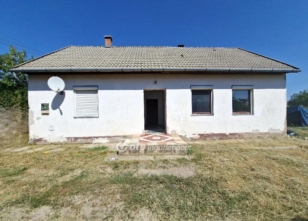 For sale house, Abony