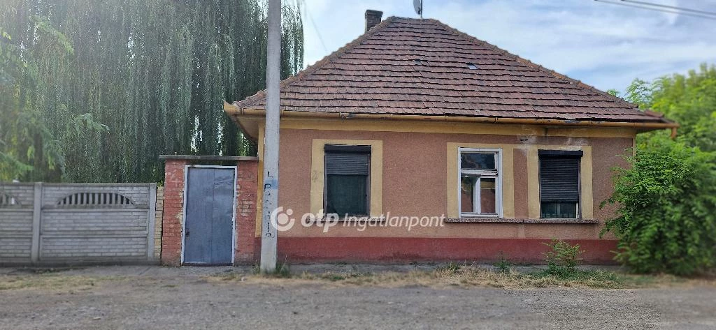 For sale house, Cegléd