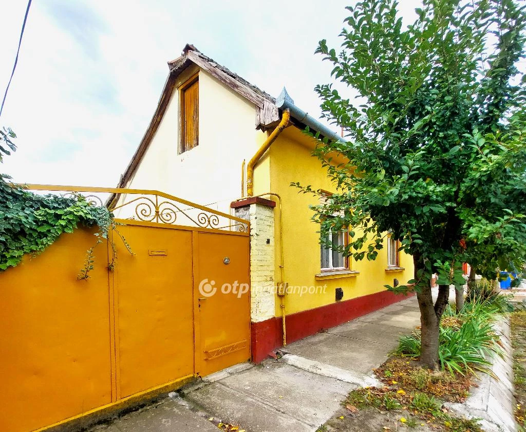 For sale house, Cegléd