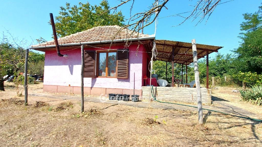 For sale house with a garden, Nagykőrös