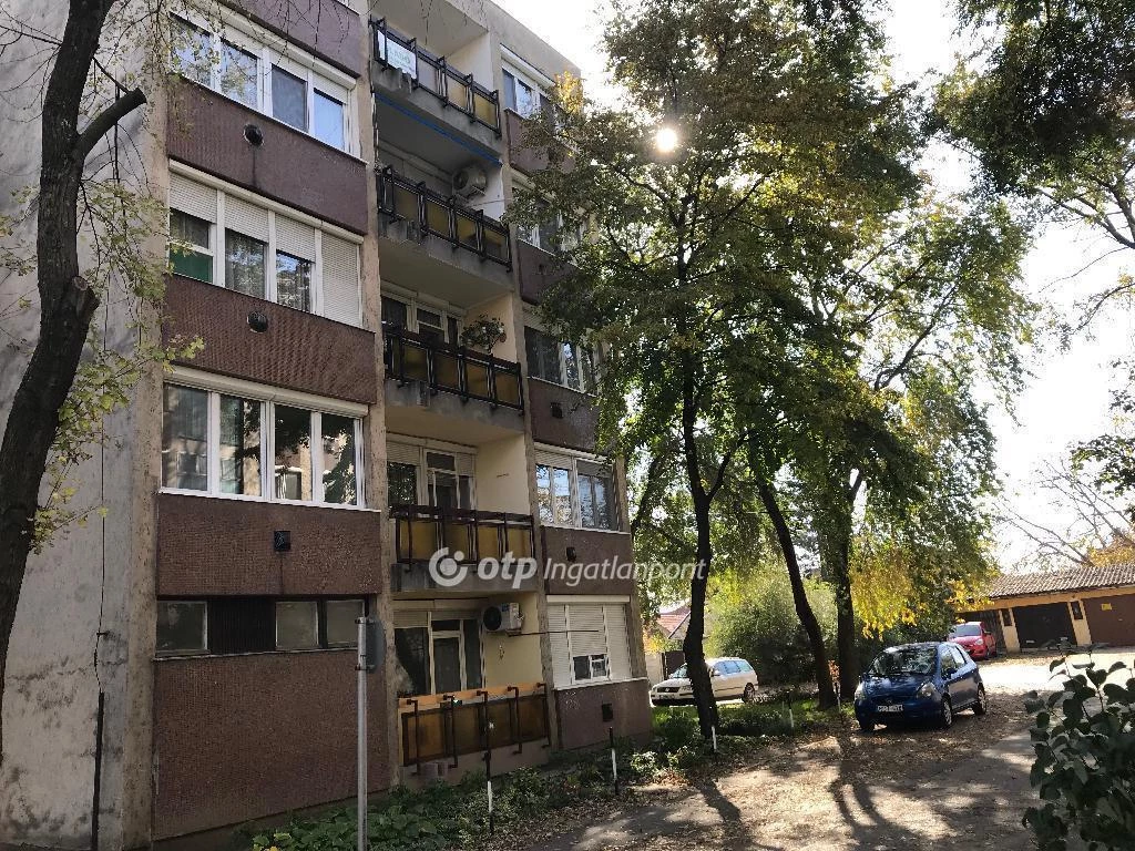 For sale brick flat, Szarvas