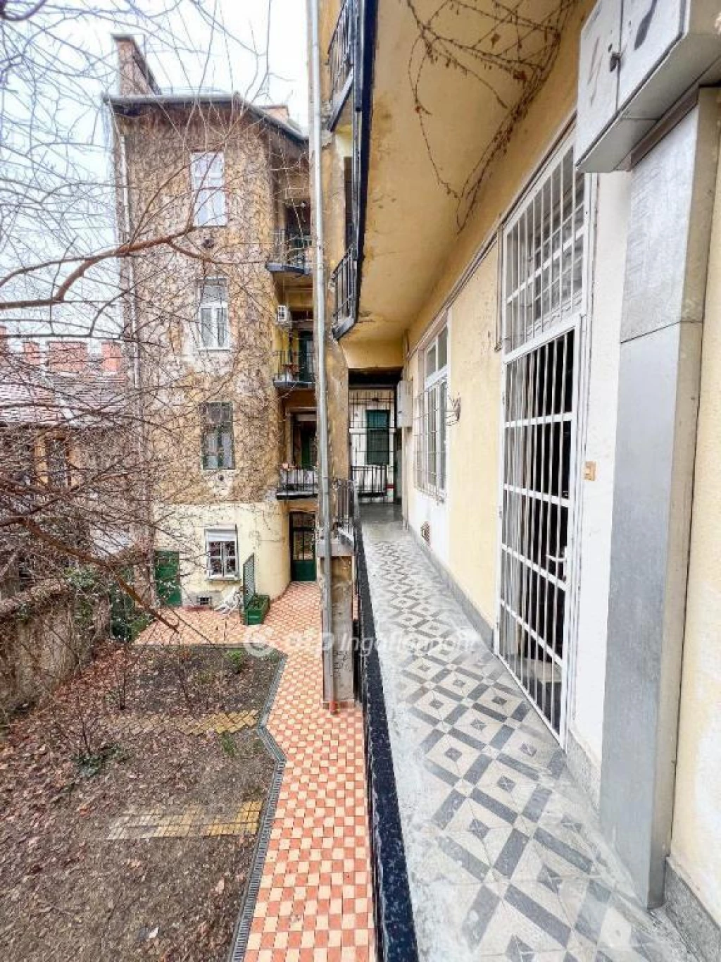 For sale brick flat, Budapest VIII. kerület