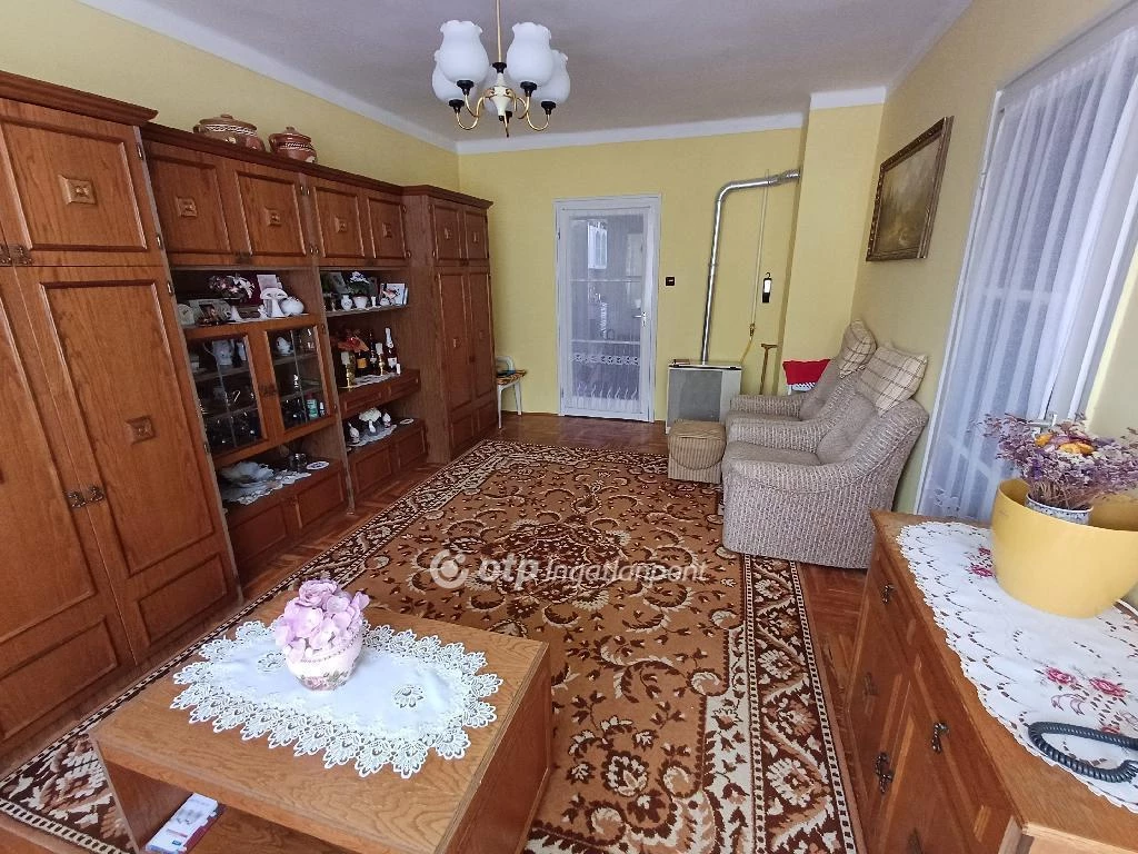 For sale brick flat, Csongrád