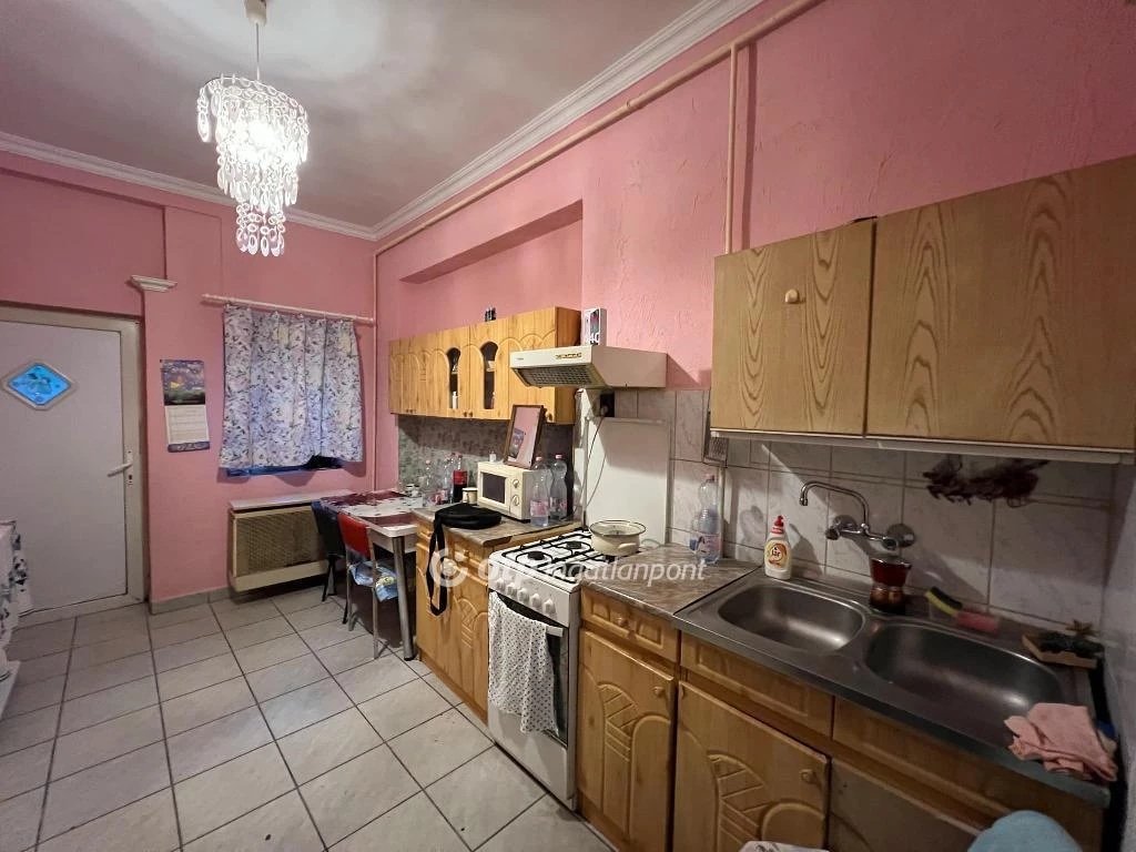 For sale brick flat, Nagykőrös