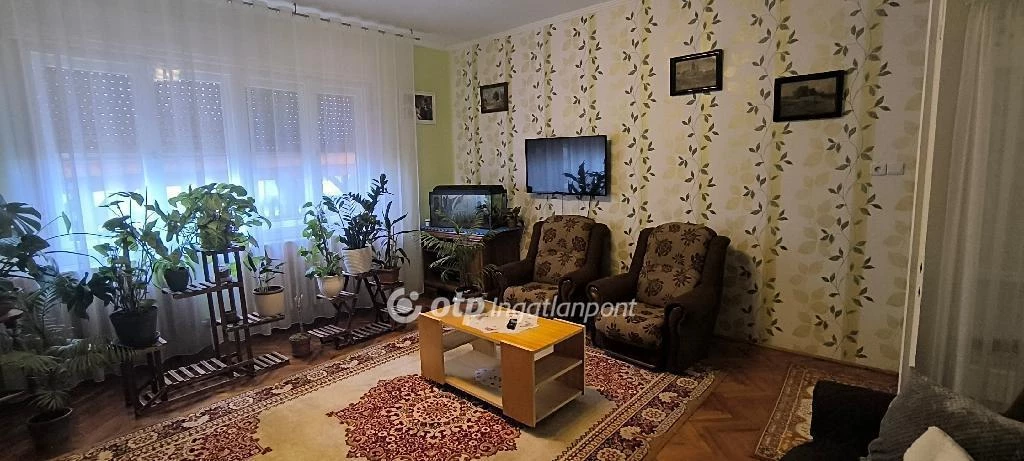 Kiadó Ház, Kunágota