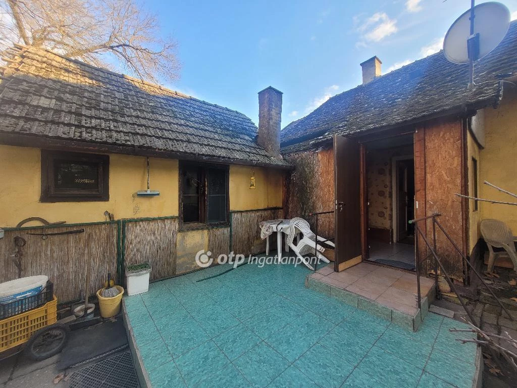 For sale brick flat, Mezőhegyes