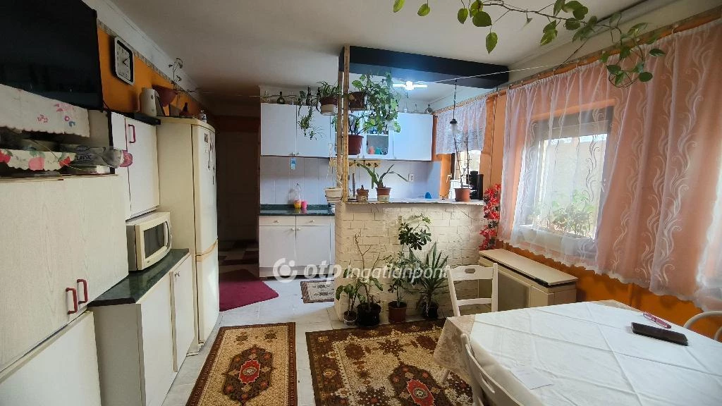 For sale house, Kondoros